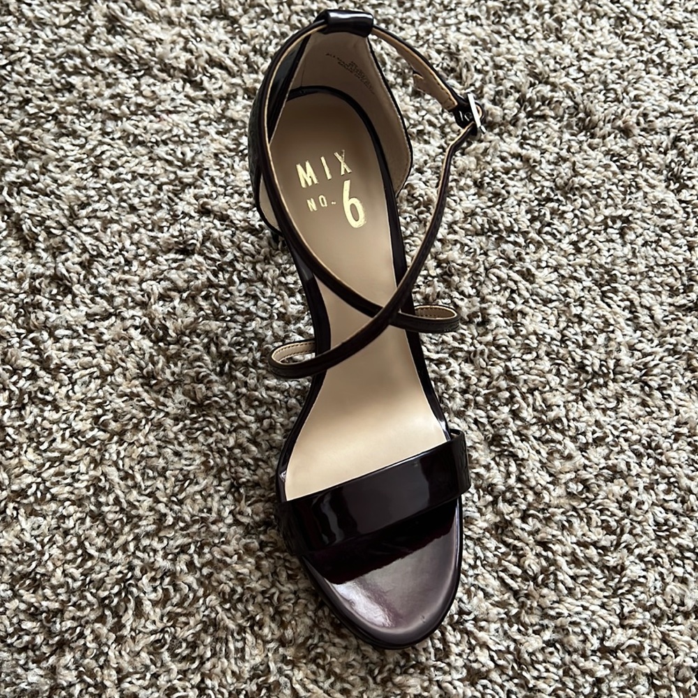 Plum patent leather Sandal